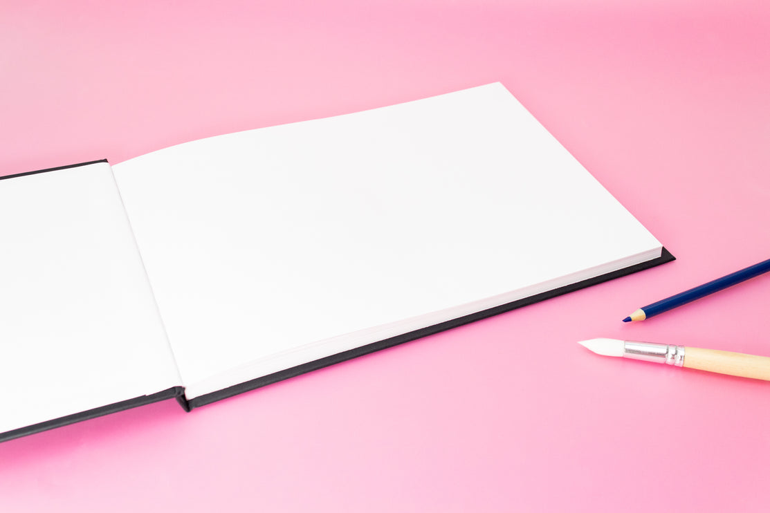 A4 Landscape Sketchbook | 140gsm White Cartridge, 92 Pages | Casebound Black Cover