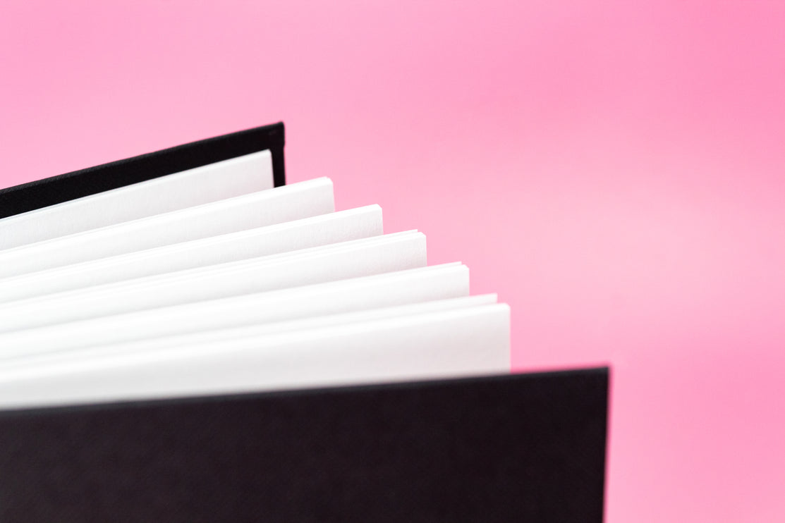 A4 Landscape Sketchbook | 140gsm White Cartridge, 92 Pages | Casebound Black Cover